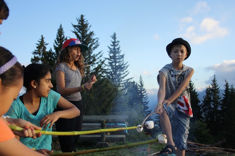 Village Camps International Summer Camp Leysin, Switzerland 2025-08-09 https://www.villagecamps.com/journals_admin/images/706-14-campfire (23).jpg